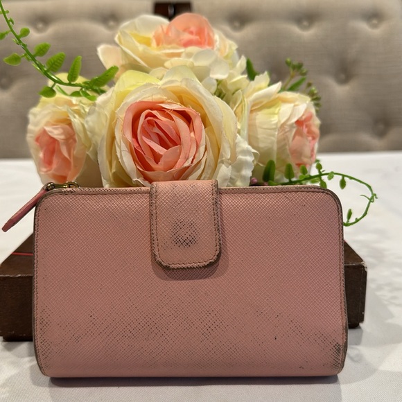 Authentic Prada compact wallet - Picture 3 of 11